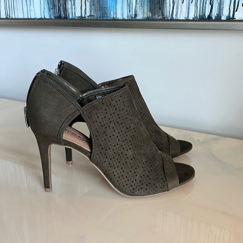NWOT Christian Siriano high heels